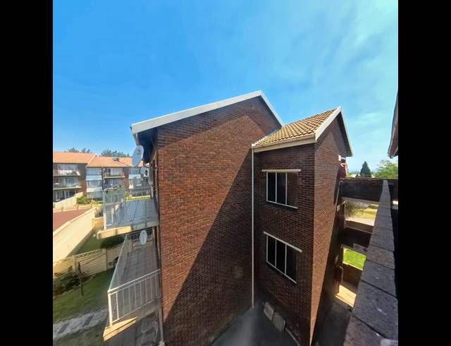 2 BEDROOM APARTMENT FOR SALE IN CROYDON